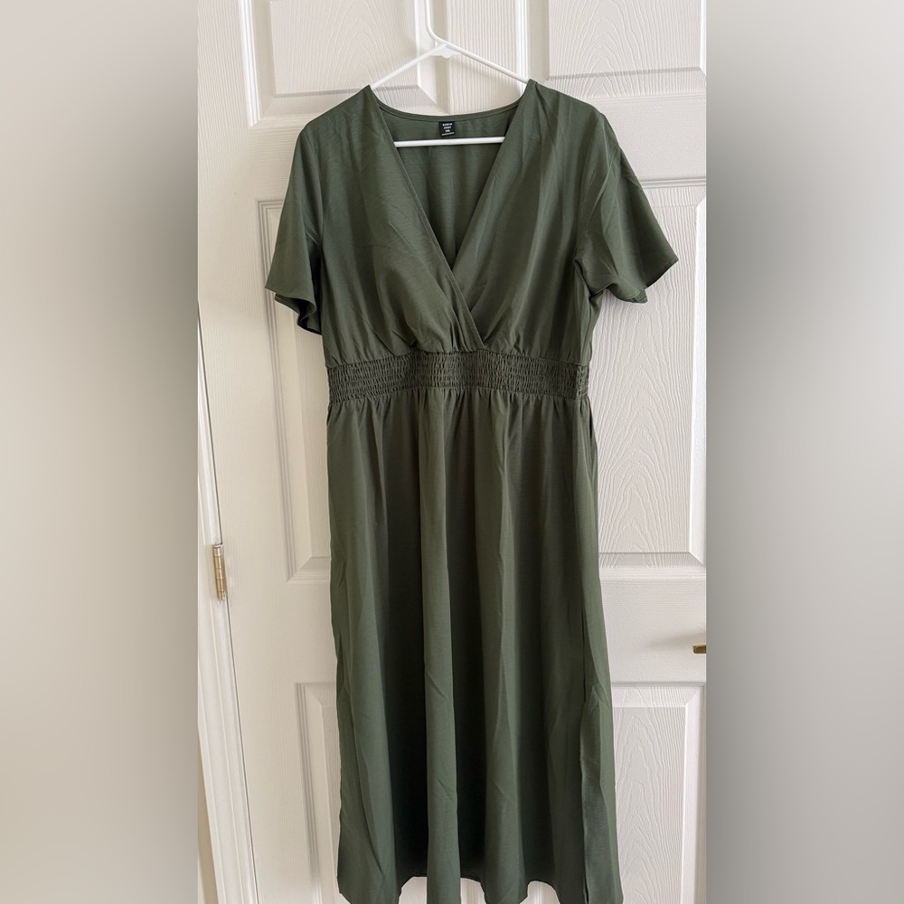Olive Green Smocked Waist Midi Dress – Size 1XL